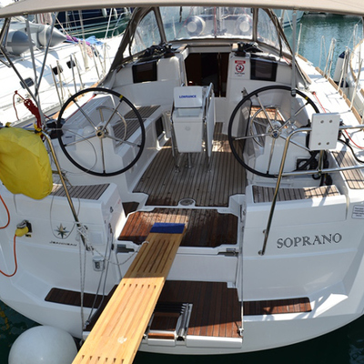 Sun Odyssey 379