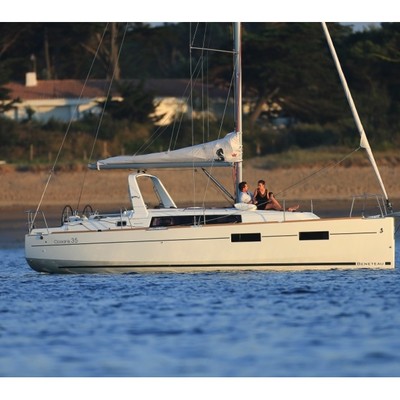 Oceanis 35