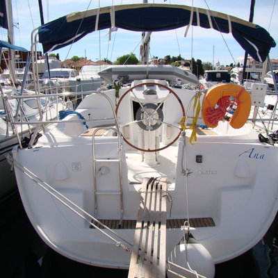 Sun Odyssey 35