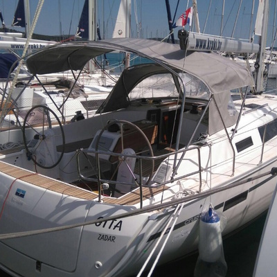 Bavaria Cruiser 37