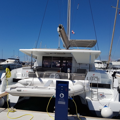 Fountaine Pajot Lucia 40