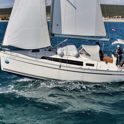 Bavaria C 33 