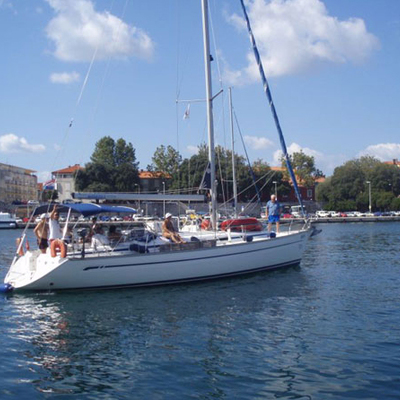 Bavaria 44