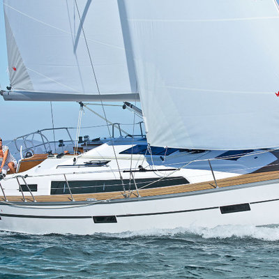 Bavaria Cruiser 37